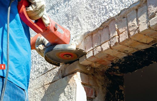 Uuden oviaukon tekeminen ulkoseinään Uuden oviaukon tekeminen ulkoseinään